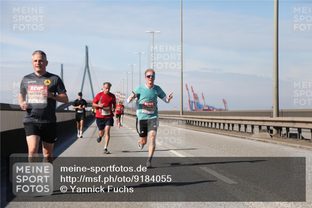 03.10.2025 - Köhlbrandbrückenlauf Yannick Fuchs http://msf.ph/oto/9184055 03.10.2025 11:39:08 Position 3 5786 meine-sportfotos.de