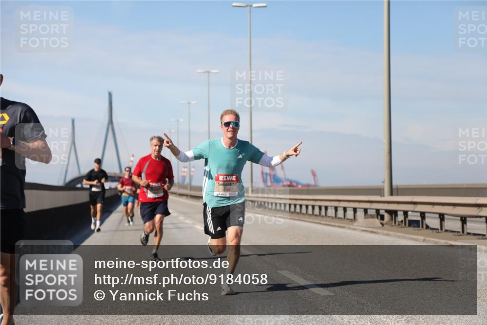03.10.2025 - Köhlbrandbrückenlauf Yannick Fuchs http://msf.ph/oto/9184058 03.10.2025 11:39:09 Position 3 4155 meine-sportfotos.de