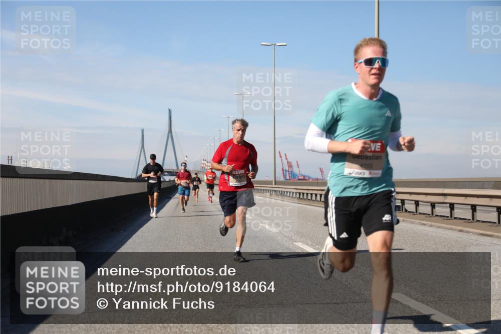 03.10.2025 - Köhlbrandbrückenlauf Yannick Fuchs http://msf.ph/oto/9184064 03.10.2025 11:39:10 Position 3 4155 meine-sportfotos.de