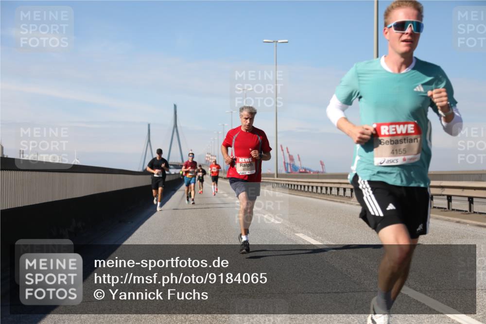 03.10.2025 - Köhlbrandbrückenlauf Yannick Fuchs http://msf.ph/oto/9184065 03.10.2025 11:39:11 Position 3 4142, 4155 meine-sportfotos.de