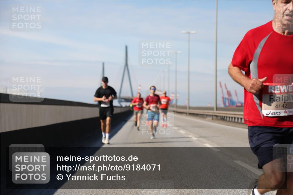 03.10.2025 - Köhlbrandbrückenlauf Yannick Fuchs http://msf.ph/oto/9184071 03.10.2025 11:39:12 Position 3 4142 meine-sportfotos.de