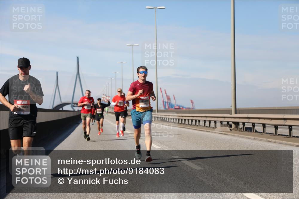03.10.2025 - Köhlbrandbrückenlauf Yannick Fuchs http://msf.ph/oto/9184083 03.10.2025 11:39:15 Position 3 4089 meine-sportfotos.de