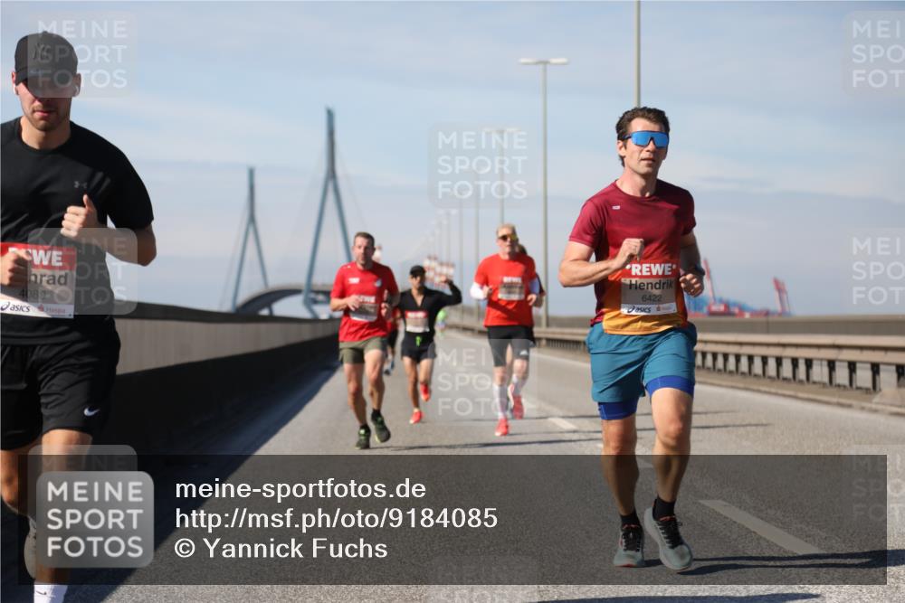 03.10.2025 - Köhlbrandbrückenlauf Yannick Fuchs http://msf.ph/oto/9184085 03.10.2025 11:39:15 Position 3 4089, 6422 meine-sportfotos.de