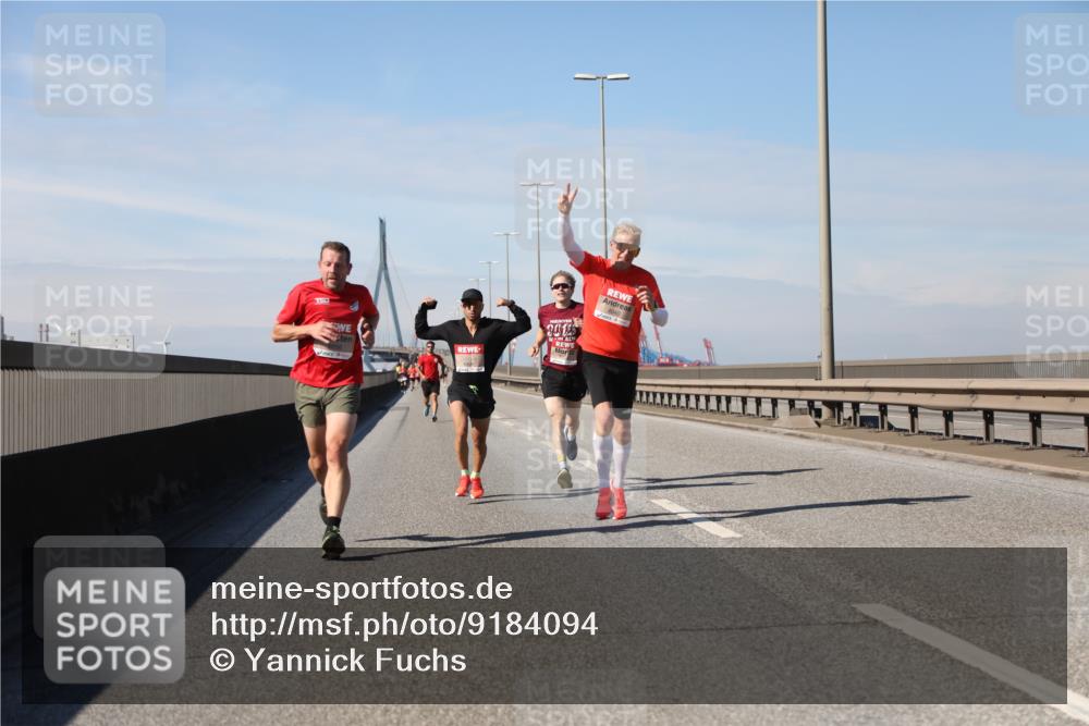 03.10.2025 - Köhlbrandbrückenlauf Yannick Fuchs http://msf.ph/oto/9184094 03.10.2025 11:39:17 Position 3 2015 meine-sportfotos.de