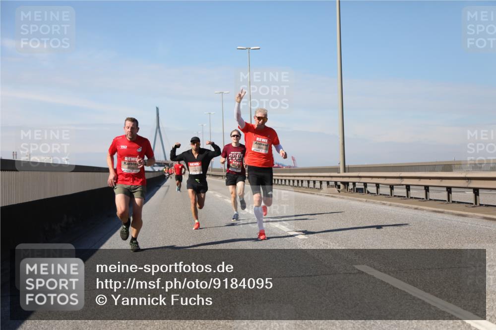03.10.2025 - Köhlbrandbrückenlauf Yannick Fuchs http://msf.ph/oto/9184095 03.10.2025 11:39:18 Position 3 2015 meine-sportfotos.de