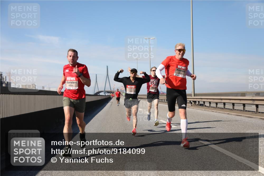 03.10.2025 - Köhlbrandbrückenlauf Yannick Fuchs http://msf.ph/oto/9184099 03.10.2025 11:39:18 Position 3 6656, 4040 meine-sportfotos.de