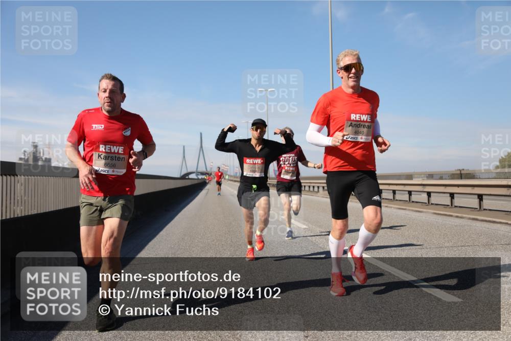 03.10.2025 - Köhlbrandbrückenlauf Yannick Fuchs http://msf.ph/oto/9184102 03.10.2025 11:39:19 Position 3 15, 6656, 6804, 2015, 4040 meine-sportfotos.de
