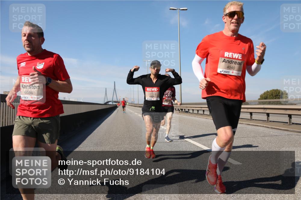 03.10.2025 - Köhlbrandbrückenlauf Yannick Fuchs http://msf.ph/oto/9184104 03.10.2025 11:39:19 Position 3 6656, 6804, 4040 meine-sportfotos.de