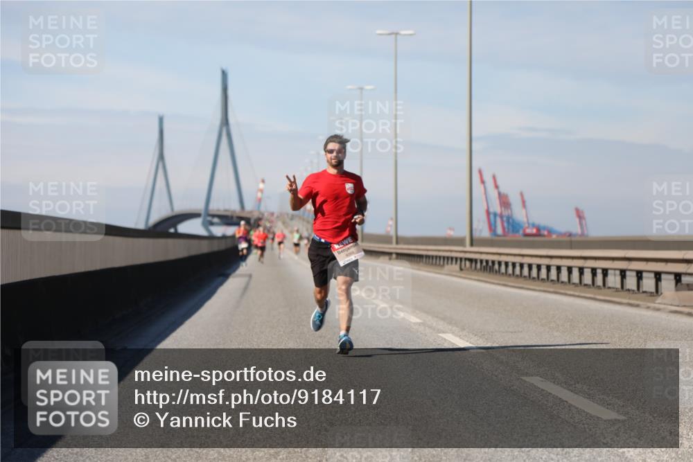 03.10.2025 - Köhlbrandbrückenlauf Yannick Fuchs http://msf.ph/oto/9184117 03.10.2025 11:39:23 Position 3 4088 meine-sportfotos.de