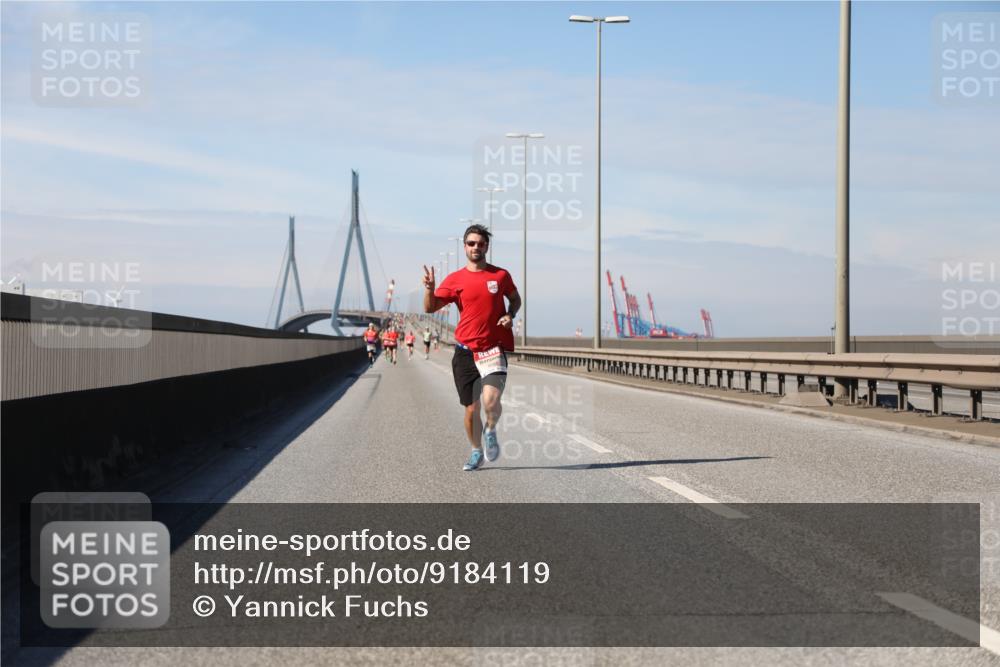 03.10.2025 - Köhlbrandbrückenlauf Yannick Fuchs http://msf.ph/oto/9184119 03.10.2025 11:39:24 Position 3  meine-sportfotos.de