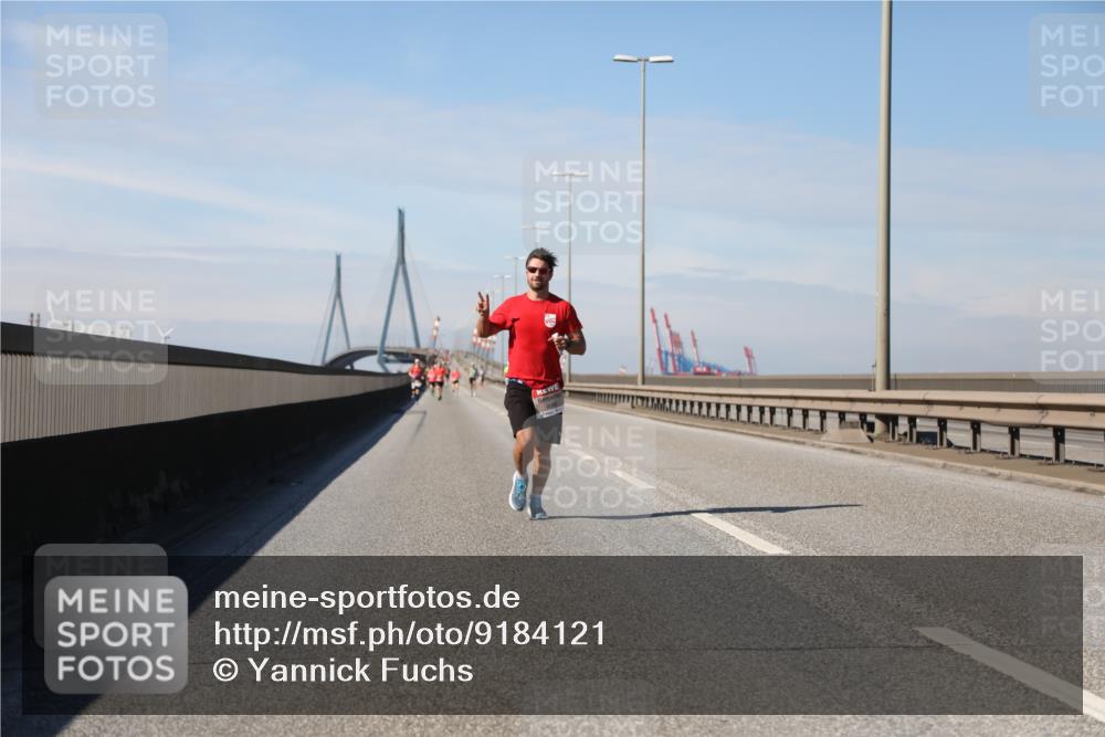 03.10.2025 - Köhlbrandbrückenlauf Yannick Fuchs http://msf.ph/oto/9184121 03.10.2025 11:39:24 Position 3  meine-sportfotos.de