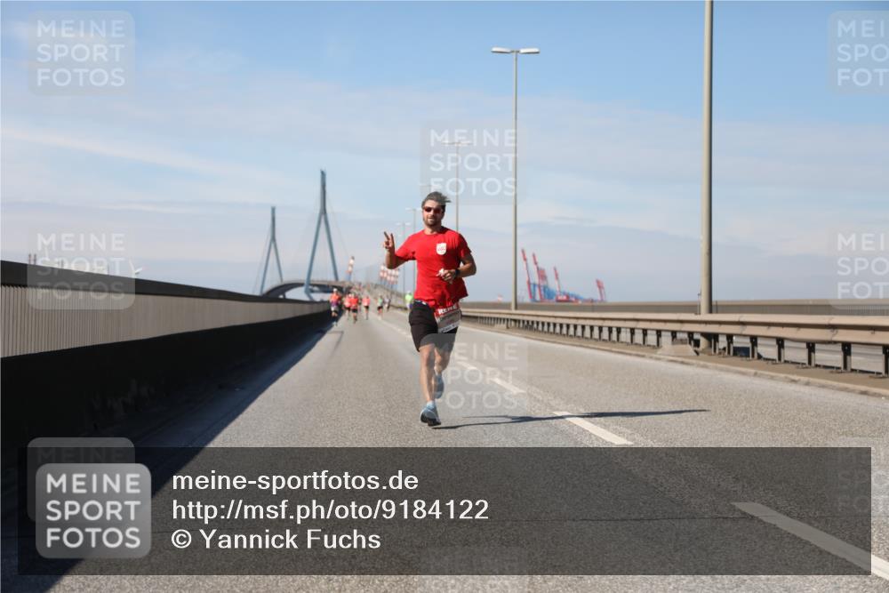 03.10.2025 - Köhlbrandbrückenlauf Yannick Fuchs http://msf.ph/oto/9184122 03.10.2025 11:39:24 Position 3  meine-sportfotos.de