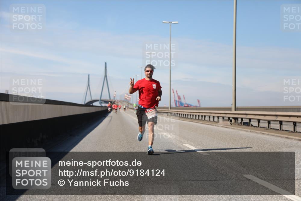 03.10.2025 - Köhlbrandbrückenlauf Yannick Fuchs http://msf.ph/oto/9184124 03.10.2025 11:39:25 Position 3 4088 meine-sportfotos.de