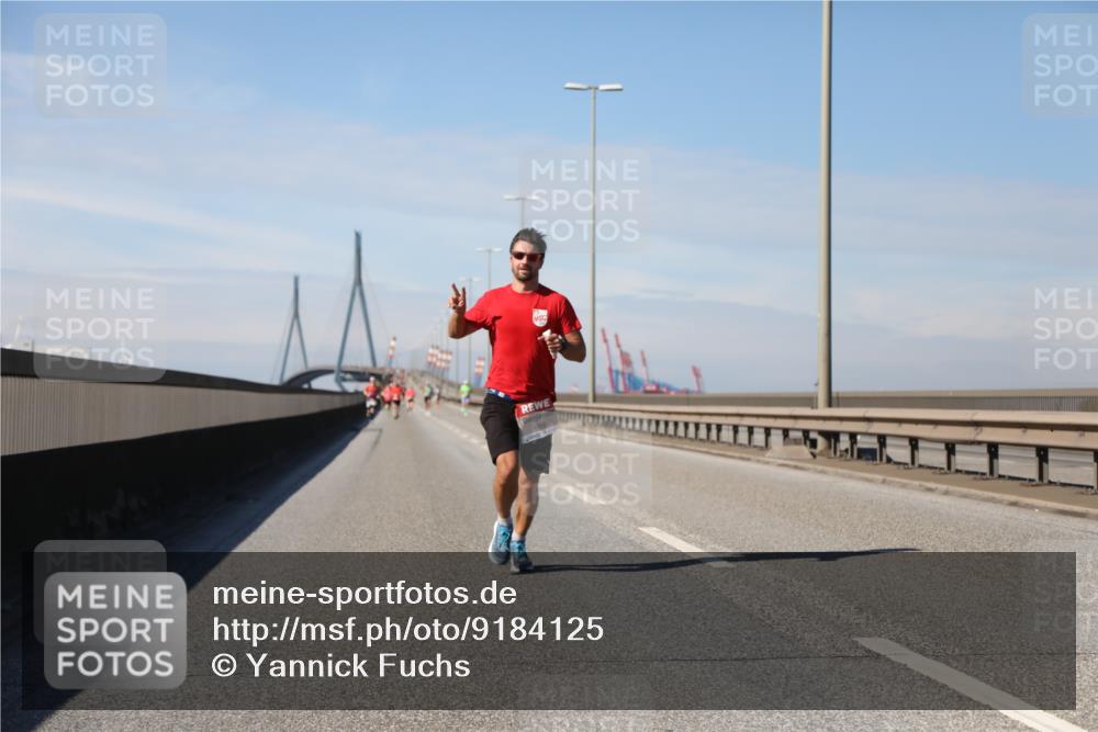 03.10.2025 - Köhlbrandbrückenlauf Yannick Fuchs http://msf.ph/oto/9184125 03.10.2025 11:39:25 Position 3  meine-sportfotos.de
