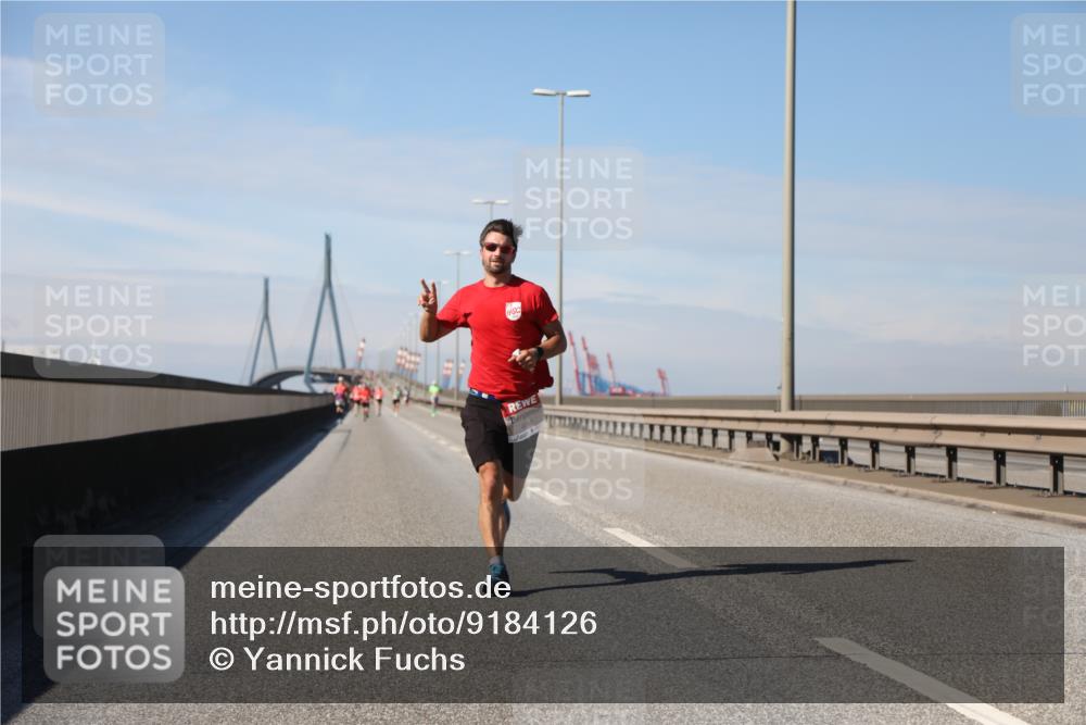 03.10.2025 - Köhlbrandbrückenlauf Yannick Fuchs http://msf.ph/oto/9184126 03.10.2025 11:39:25 Position 3  meine-sportfotos.de