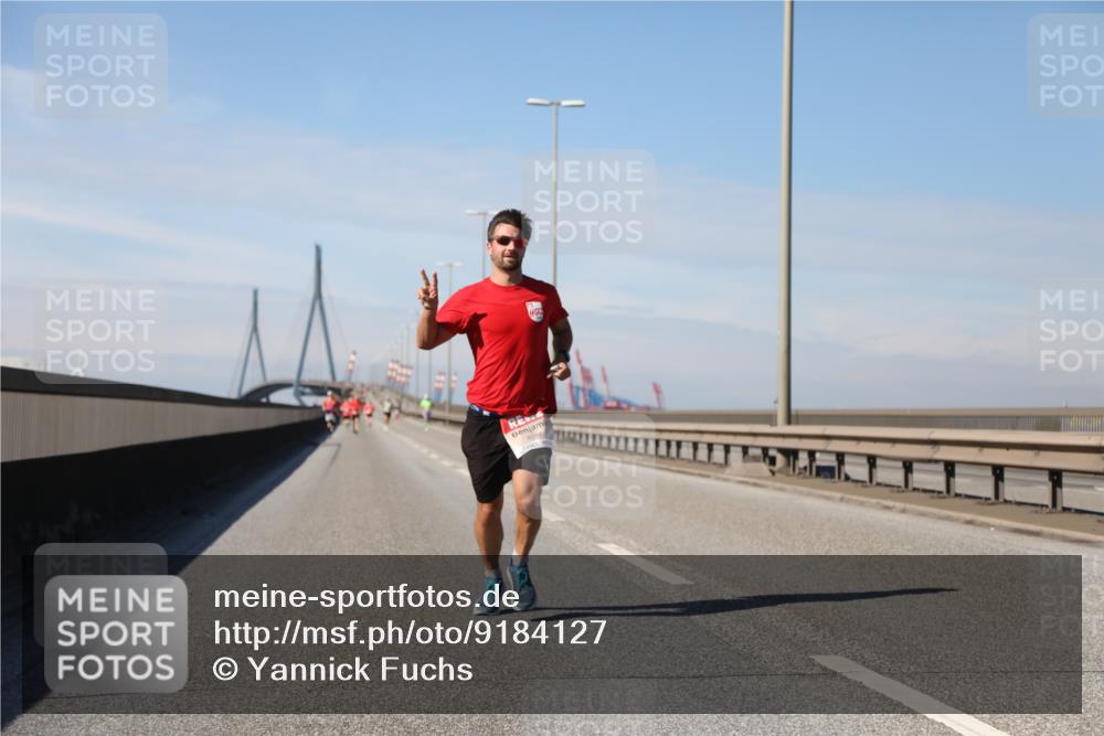 03.10.2025 - Köhlbrandbrückenlauf Yannick Fuchs http://msf.ph/oto/9184127 03.10.2025 11:39:25 Position 3 4088 meine-sportfotos.de