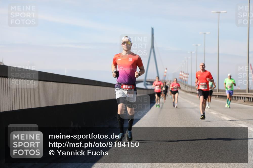 03.10.2025 - Köhlbrandbrückenlauf Yannick Fuchs http://msf.ph/oto/9184150 03.10.2025 11:39:40 Position 3 2, 195, 12, 195, 42, 195429 meine-sportfotos.de