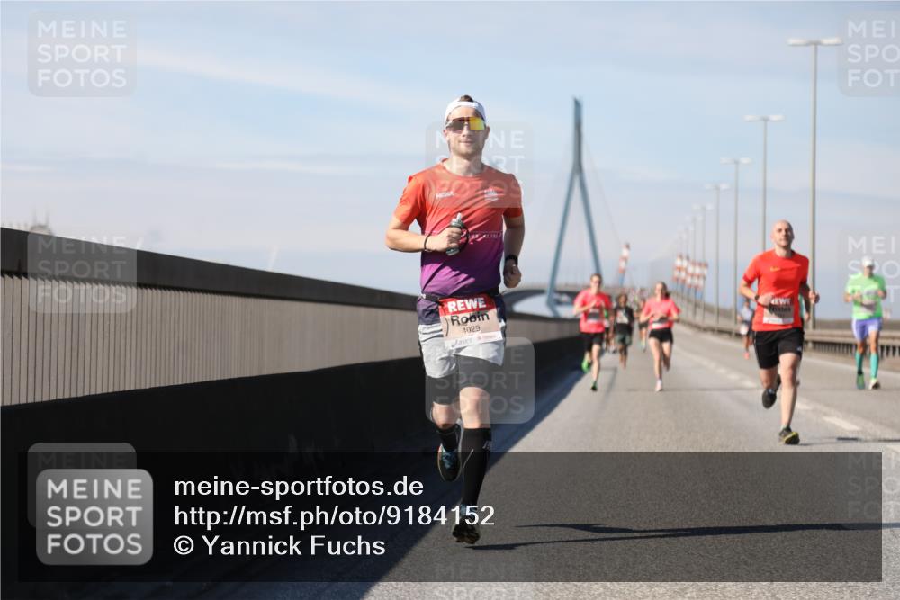 03.10.2025 - Köhlbrandbrückenlauf Yannick Fuchs http://msf.ph/oto/9184152 03.10.2025 11:39:40 Position 3 4029 meine-sportfotos.de