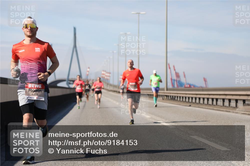 03.10.2025 - Köhlbrandbrückenlauf Yannick Fuchs http://msf.ph/oto/9184153 03.10.2025 11:39:40 Position 3 42175, 49, 195, 42, 19507, 4029 meine-sportfotos.de