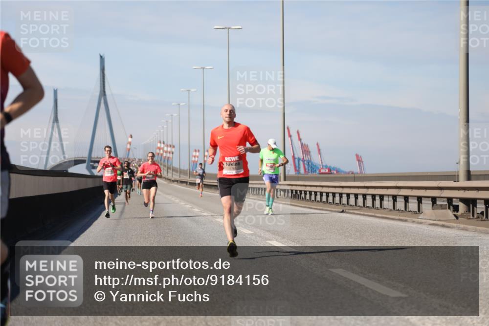 03.10.2025 - Köhlbrandbrückenlauf Yannick Fuchs http://msf.ph/oto/9184156 03.10.2025 11:39:41 Position 3 5765 meine-sportfotos.de