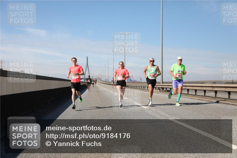 03.10.2025 - Köhlbrandbrückenlauf Yannick Fuchs http://msf.ph/oto/9184176 03.10.2025 11:39:46 Position 3  meine-sportfotos.de