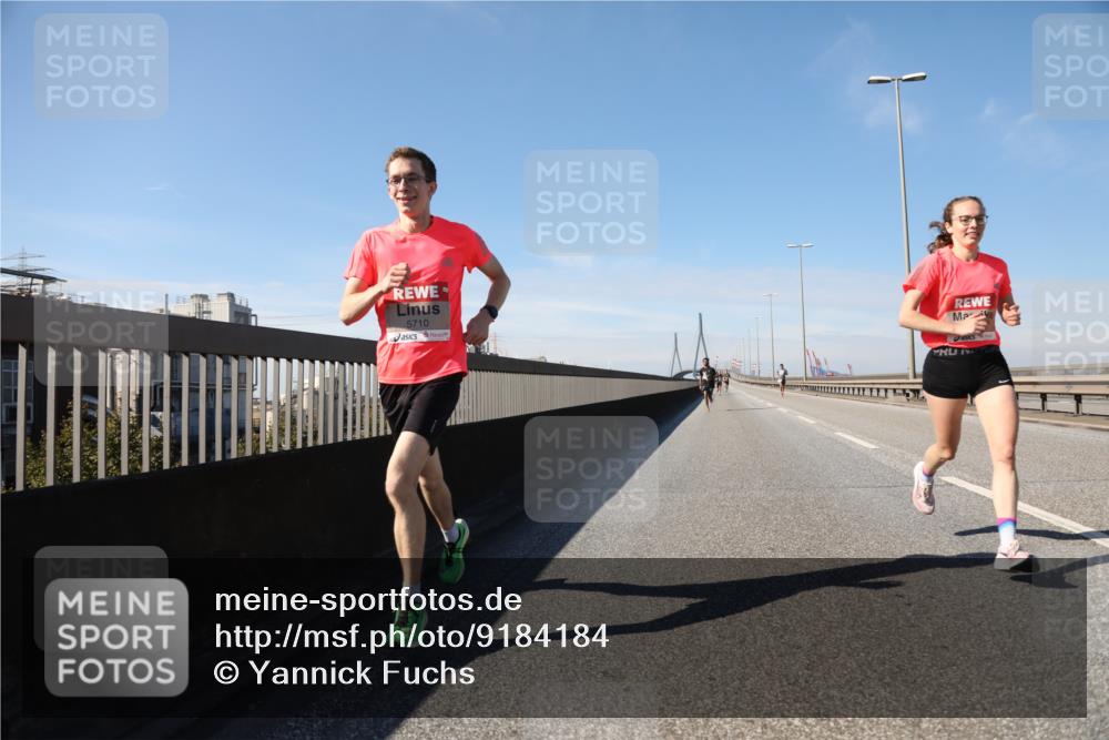 03.10.2025 - Köhlbrandbrückenlauf Yannick Fuchs http://msf.ph/oto/9184184 03.10.2025 11:39:48 Position 3 5710 meine-sportfotos.de