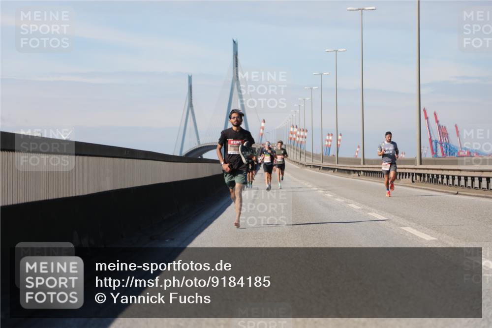 03.10.2025 - Köhlbrandbrückenlauf Yannick Fuchs http://msf.ph/oto/9184185 03.10.2025 11:39:49 Position 3  meine-sportfotos.de