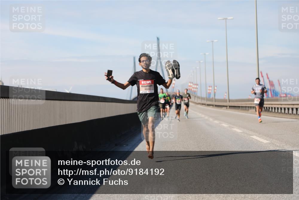 03.10.2025 - Köhlbrandbrückenlauf Yannick Fuchs http://msf.ph/oto/9184192 03.10.2025 11:39:51 Position 3 4043 meine-sportfotos.de