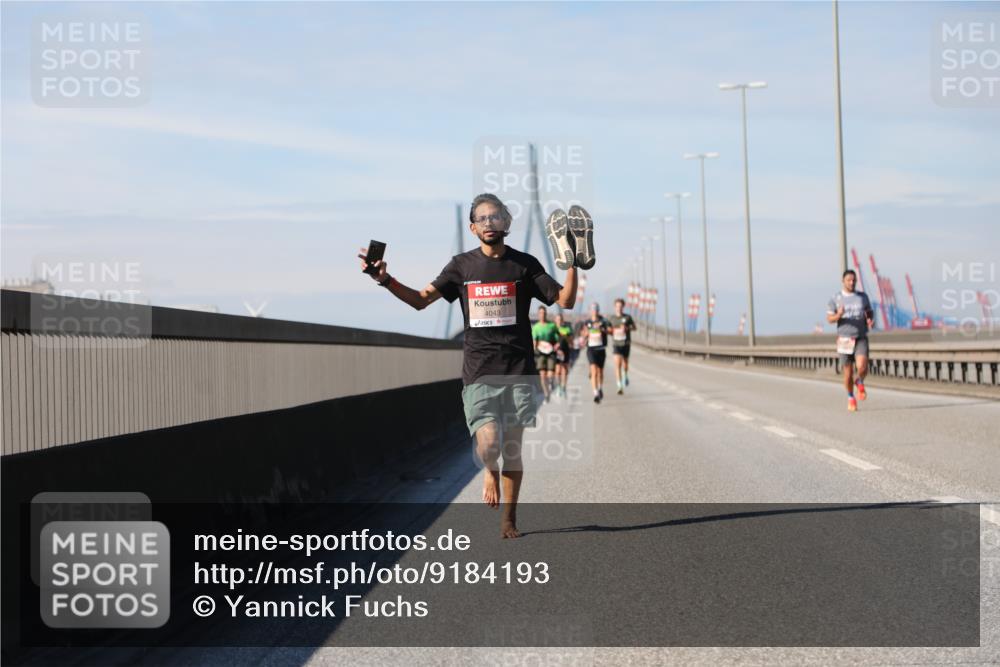 03.10.2025 - Köhlbrandbrückenlauf Yannick Fuchs http://msf.ph/oto/9184193 03.10.2025 11:39:51 Position 3 4043 meine-sportfotos.de