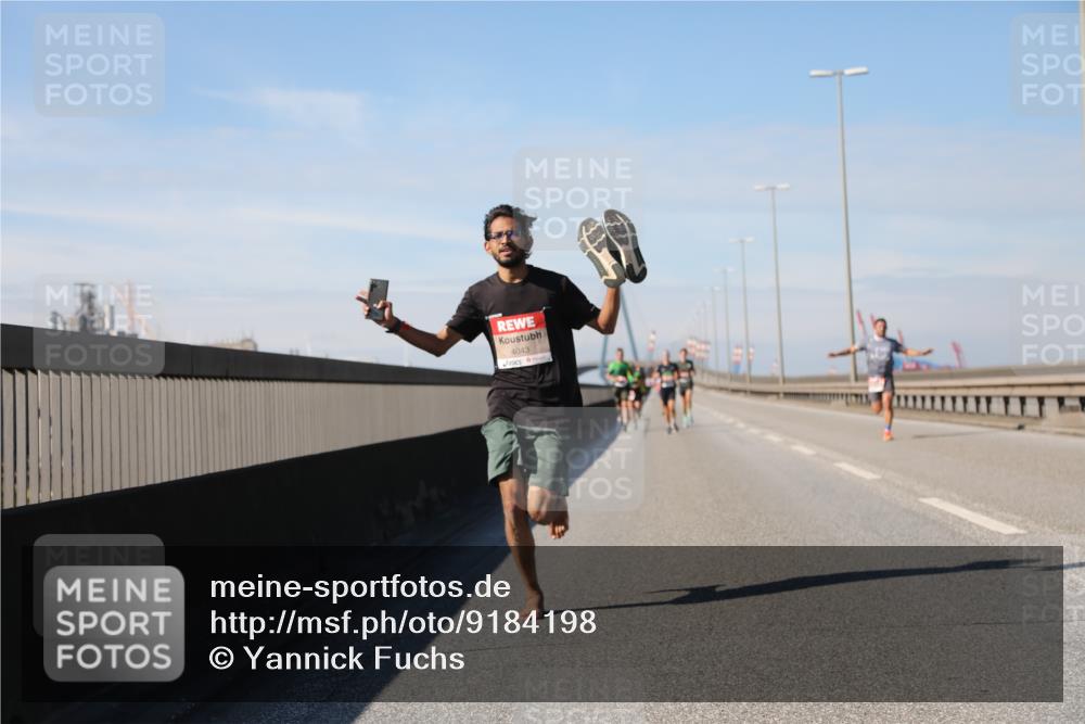 03.10.2025 - Köhlbrandbrückenlauf Yannick Fuchs http://msf.ph/oto/9184198 03.10.2025 11:39:52 Position 3 4043 meine-sportfotos.de