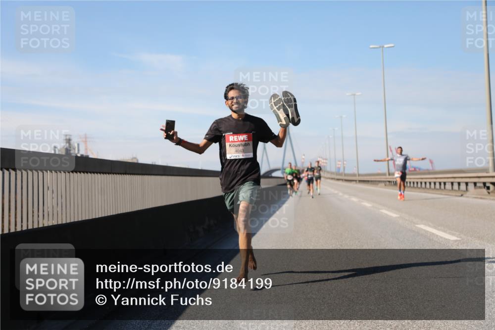 03.10.2025 - Köhlbrandbrückenlauf Yannick Fuchs http://msf.ph/oto/9184199 03.10.2025 11:39:52 Position 3 4043 meine-sportfotos.de