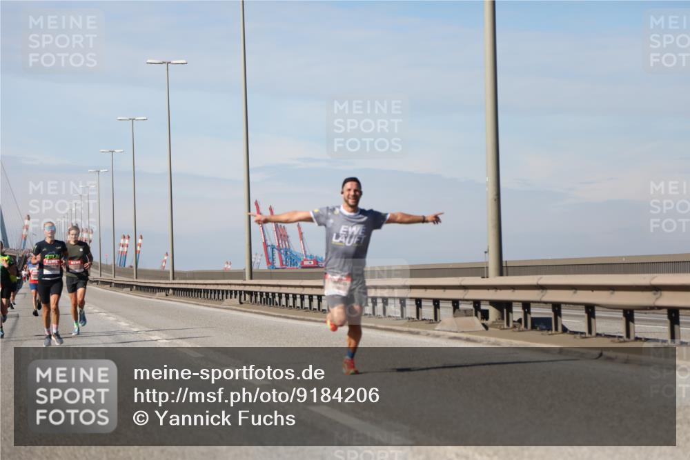 03.10.2025 - Köhlbrandbrückenlauf Yannick Fuchs http://msf.ph/oto/9184206 03.10.2025 11:39:54 Position 3  meine-sportfotos.de