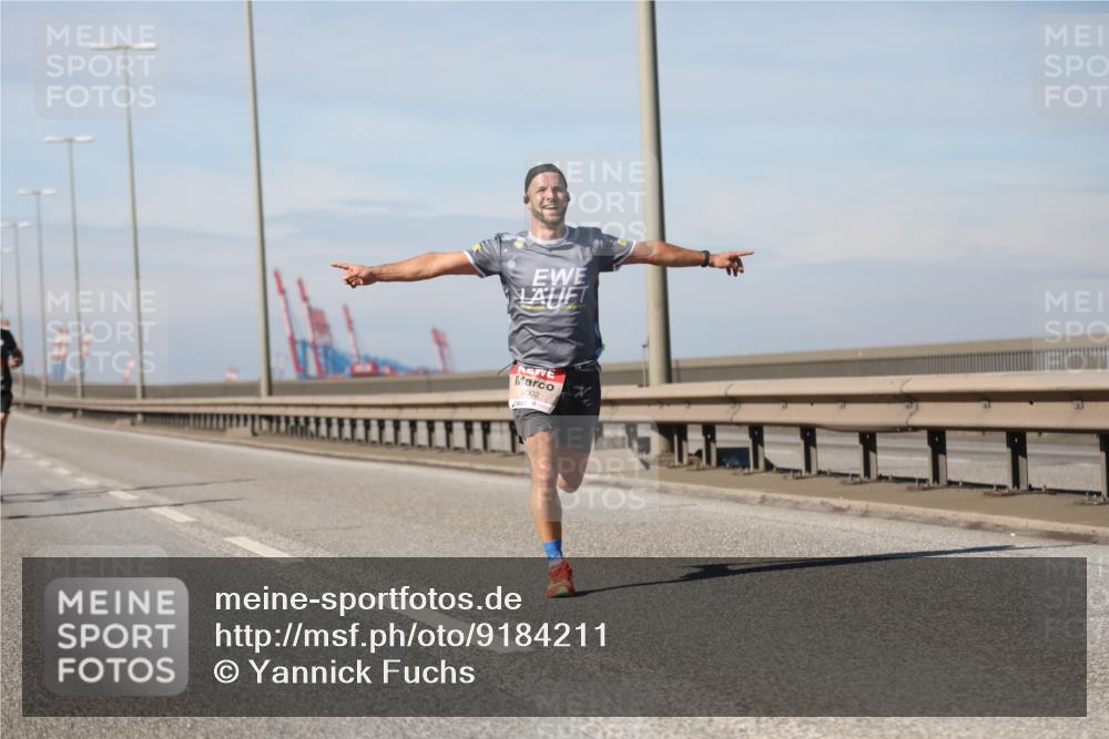 03.10.2025 - Köhlbrandbrückenlauf Yannick Fuchs http://msf.ph/oto/9184211 03.10.2025 11:39:55 Position 3 5002 meine-sportfotos.de