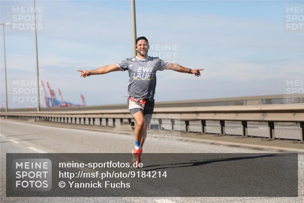 03.10.2025 - Köhlbrandbrückenlauf Yannick Fuchs http://msf.ph/oto/9184214 03.10.2025 11:39:55 Position 3 6002 meine-sportfotos.de