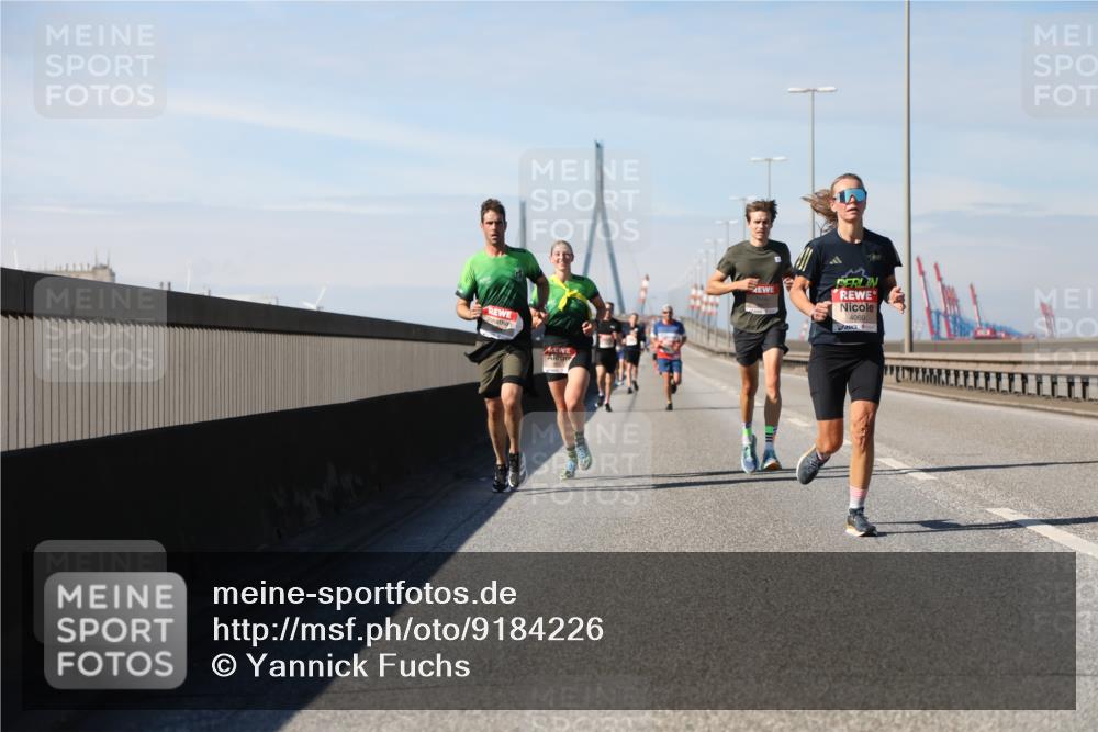 03.10.2025 - Köhlbrandbrückenlauf Yannick Fuchs http://msf.ph/oto/9184226 03.10.2025 11:39:58 Position 3 4060 meine-sportfotos.de
