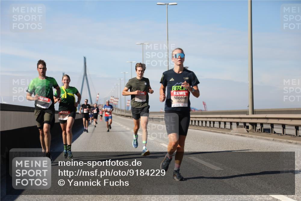 03.10.2025 - Köhlbrandbrückenlauf Yannick Fuchs http://msf.ph/oto/9184229 03.10.2025 11:39:59 Position 3 4060 meine-sportfotos.de