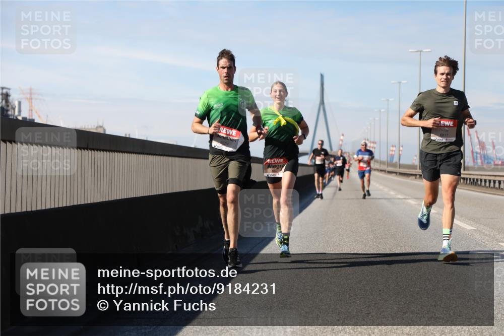 03.10.2025 - Köhlbrandbrückenlauf Yannick Fuchs http://msf.ph/oto/9184231 03.10.2025 11:40:00 Position 3 6624, 6621, 6817 meine-sportfotos.de