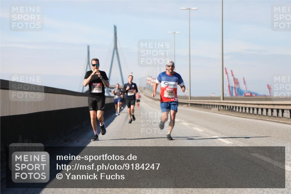 03.10.2025 - Köhlbrandbrückenlauf Yannick Fuchs http://msf.ph/oto/9184247 03.10.2025 11:40:04 Position 3  meine-sportfotos.de