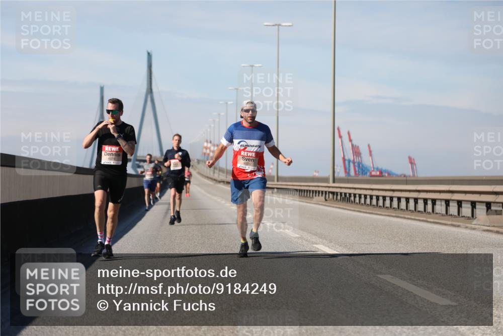 03.10.2025 - Köhlbrandbrückenlauf Yannick Fuchs http://msf.ph/oto/9184249 03.10.2025 11:40:04 Position 3 4079, 4023 meine-sportfotos.de