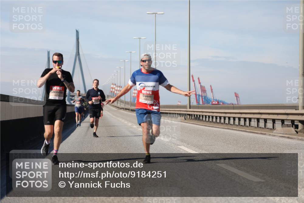 03.10.2025 - Köhlbrandbrückenlauf Yannick Fuchs http://msf.ph/oto/9184251 03.10.2025 11:40:05 Position 3 4079, 4023 meine-sportfotos.de