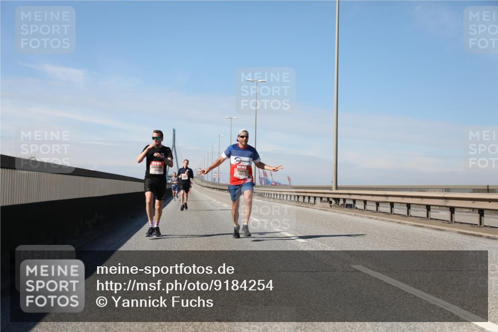 03.10.2025 - Köhlbrandbrückenlauf Yannick Fuchs http://msf.ph/oto/9184254 03.10.2025 11:40:06 Position 3  meine-sportfotos.de