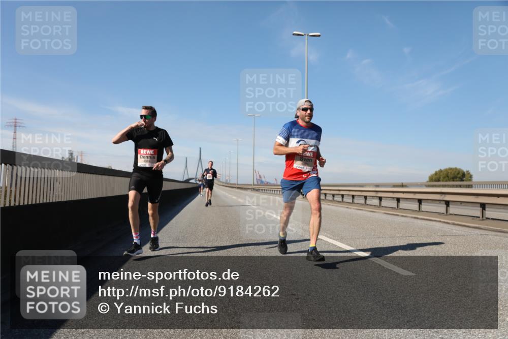 03.10.2025 - Köhlbrandbrückenlauf Yannick Fuchs http://msf.ph/oto/9184262 03.10.2025 11:40:07 Position 3 4079, 4023 meine-sportfotos.de