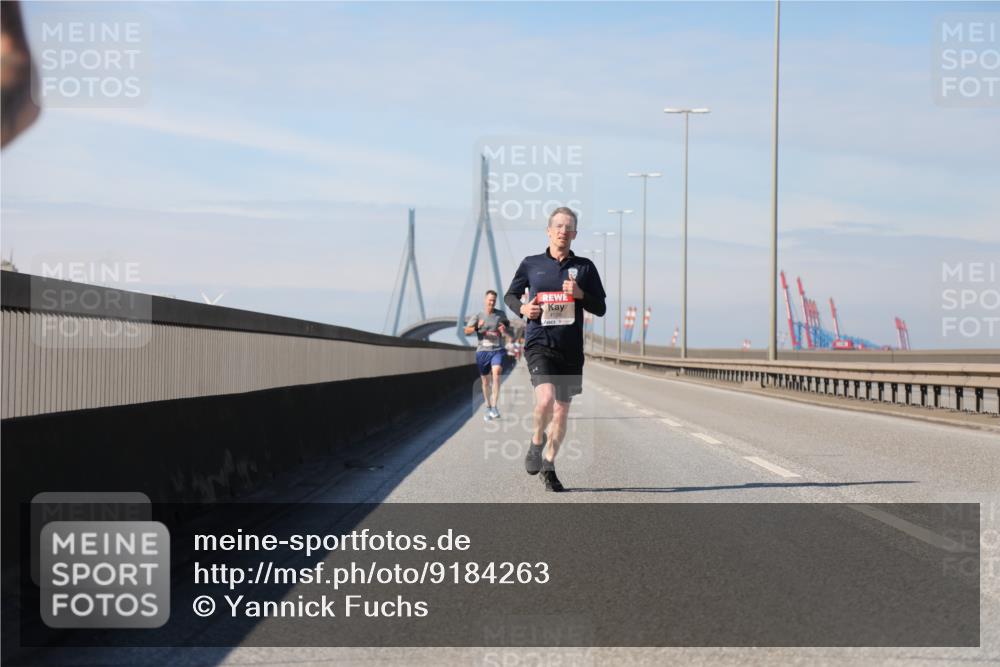03.10.2025 - Köhlbrandbrückenlauf Yannick Fuchs http://msf.ph/oto/9184263 03.10.2025 11:40:08 Position 3  meine-sportfotos.de