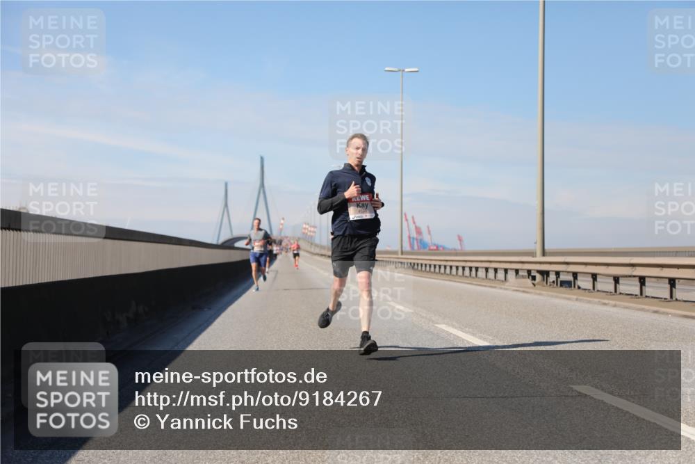 03.10.2025 - Köhlbrandbrückenlauf Yannick Fuchs http://msf.ph/oto/9184267 03.10.2025 11:40:09 Position 3 4598 meine-sportfotos.de