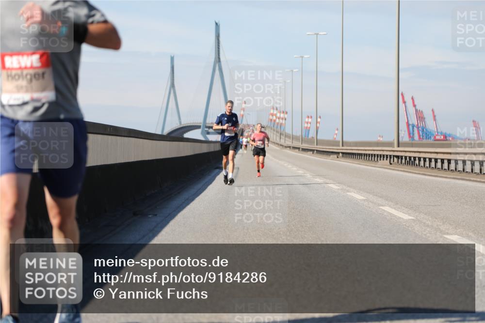 03.10.2025 - Köhlbrandbrückenlauf Yannick Fuchs http://msf.ph/oto/9184286 03.10.2025 11:40:14 Position 3  meine-sportfotos.de