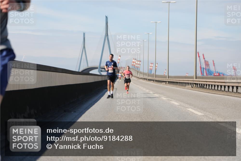 03.10.2025 - Köhlbrandbrückenlauf Yannick Fuchs http://msf.ph/oto/9184288 03.10.2025 11:40:14 Position 3  meine-sportfotos.de