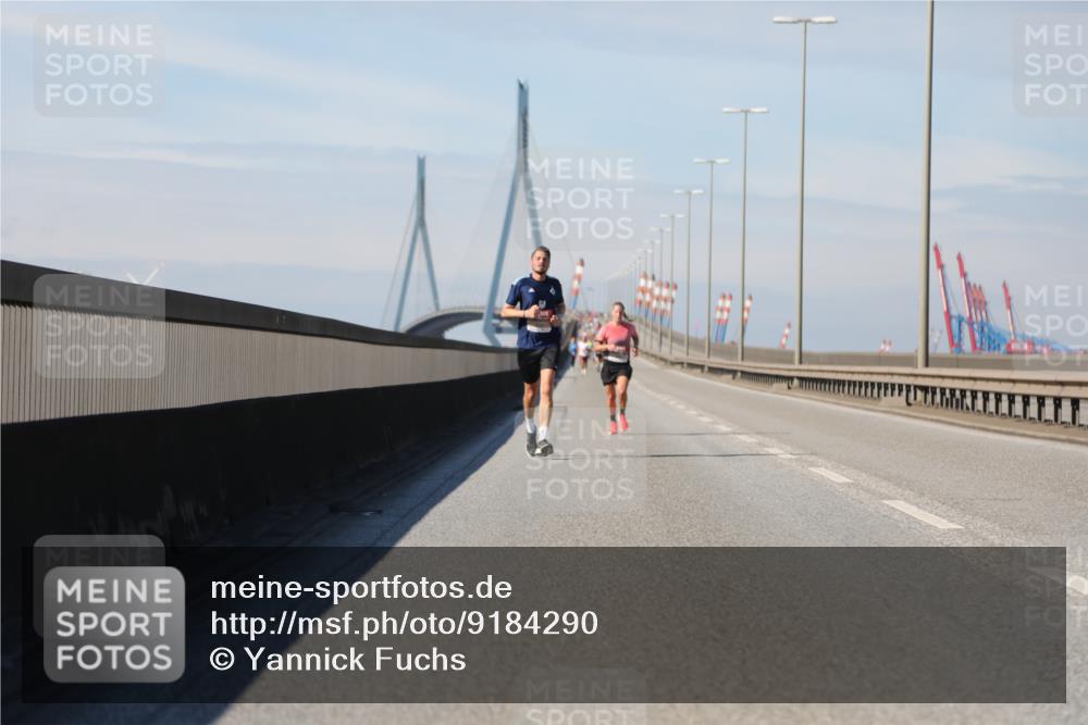 03.10.2025 - Köhlbrandbrückenlauf Yannick Fuchs http://msf.ph/oto/9184290 03.10.2025 11:40:15 Position 3  meine-sportfotos.de
