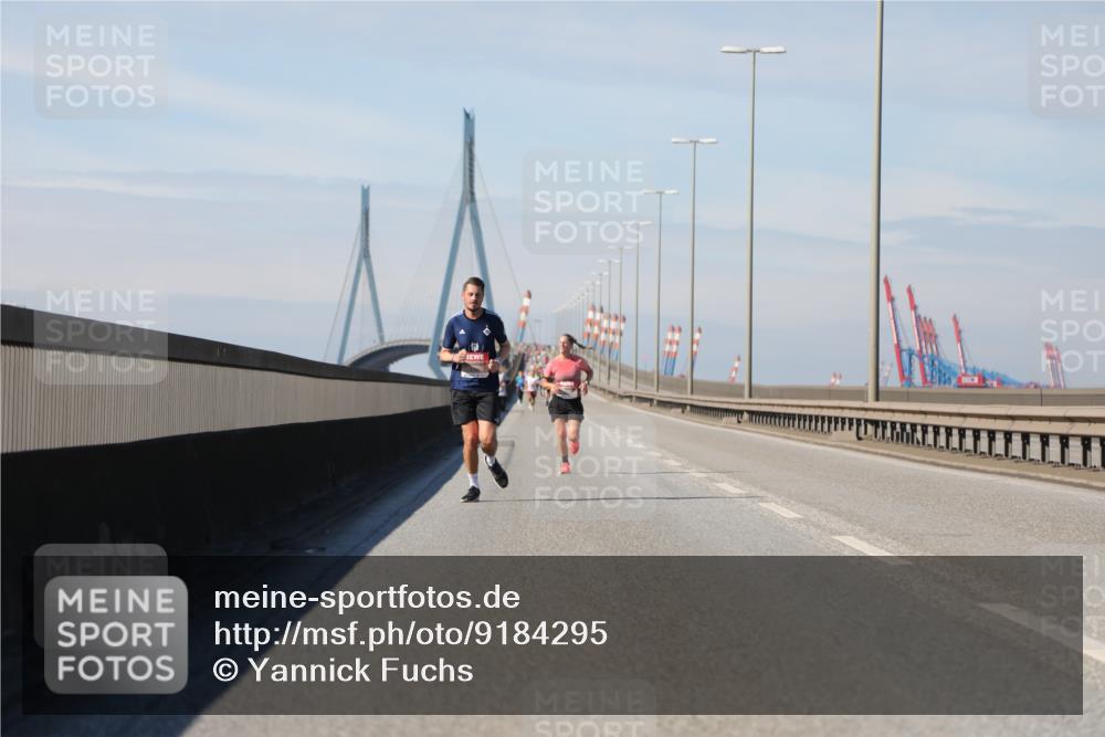 03.10.2025 - Köhlbrandbrückenlauf Yannick Fuchs http://msf.ph/oto/9184295 03.10.2025 11:40:15 Position 3  meine-sportfotos.de