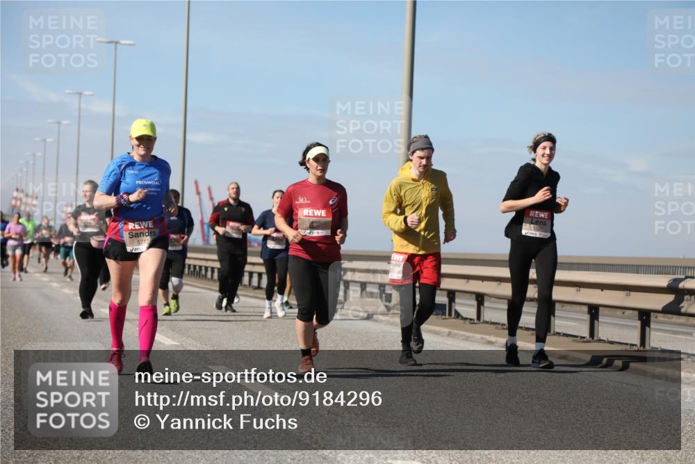 03.10.2025 - Köhlbrandbrückenlauf Yannick Fuchs http://msf.ph/oto/9184296 03.10.2025 12:01:46 Position 3 5712, 5125 meine-sportfotos.de