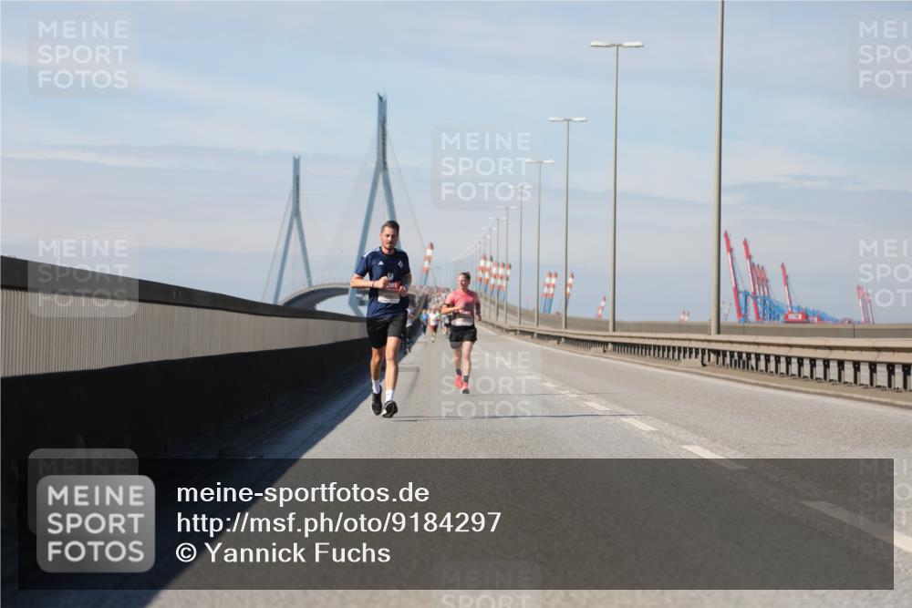03.10.2025 - Köhlbrandbrückenlauf Yannick Fuchs http://msf.ph/oto/9184297 03.10.2025 11:40:15 Position 3  meine-sportfotos.de